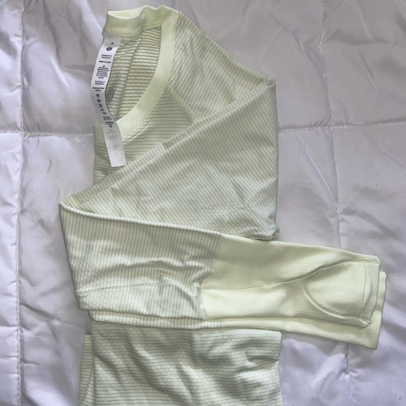 pale yellow Lululemon swiftly tech top - Picture 1 of 2